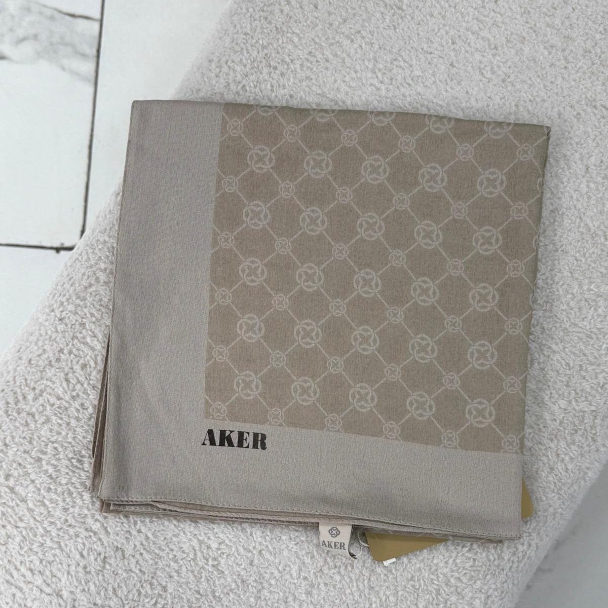 aker elegance eşarp